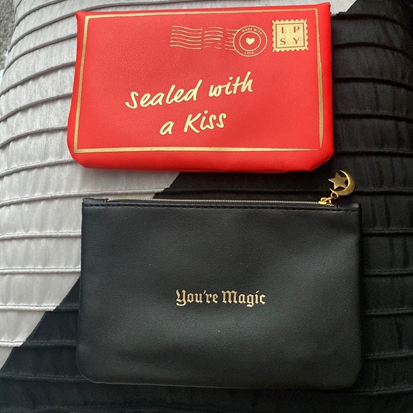 2 IPSY New Cosmetics Bags - Picture 2 of 2